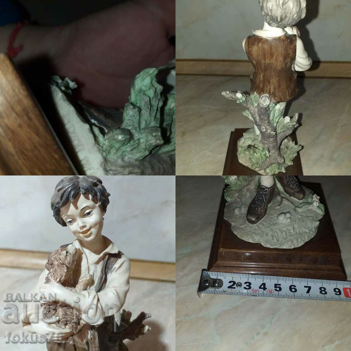 A great beautiful figurine of a boy with a dog signed - 7 A great beautiful figurine of a boy with a dog signed - 7