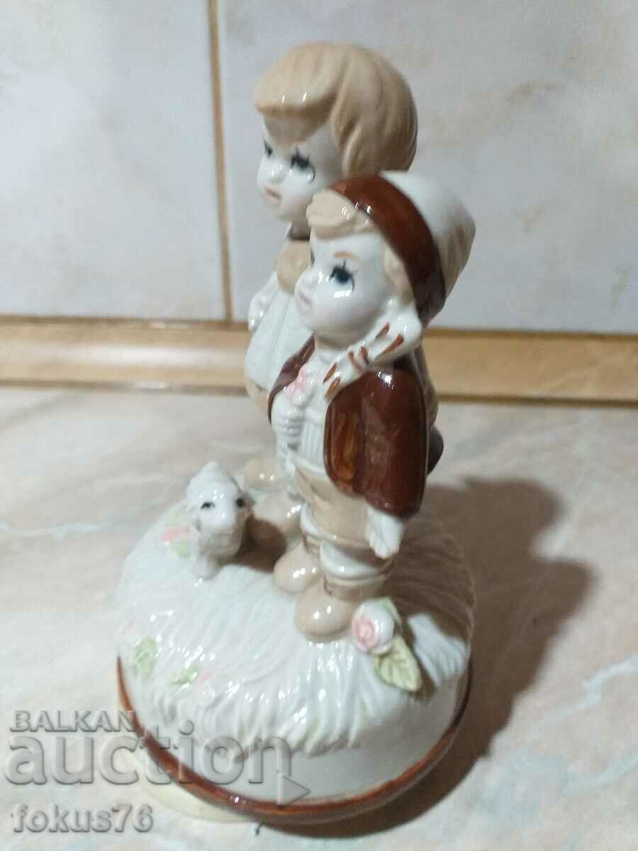 Great beautiful figurine boy and girl - playing - 5
