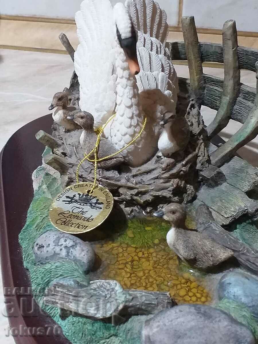 O statuetă superbă a unei lebede de Leonardo cu preț 240.00 BGN | € 122.71 O statuetă superbă a unei lebede de Leonardo cu preț 240.00 BGN | € 122.71