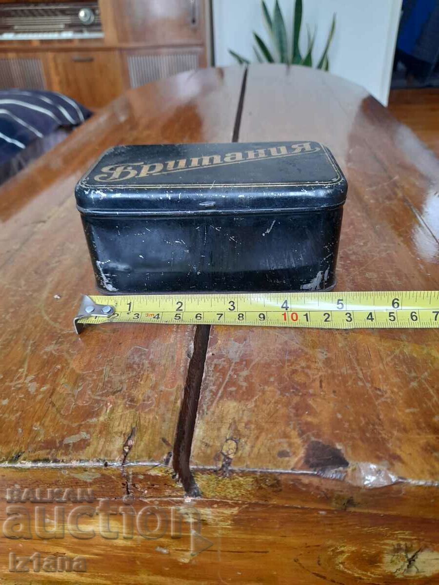 Old box, toiletry bag Britain with price 30.00 BGN | € 15.34 Old box, toiletry bag Britain with price 30.00 BGN | € 15.34