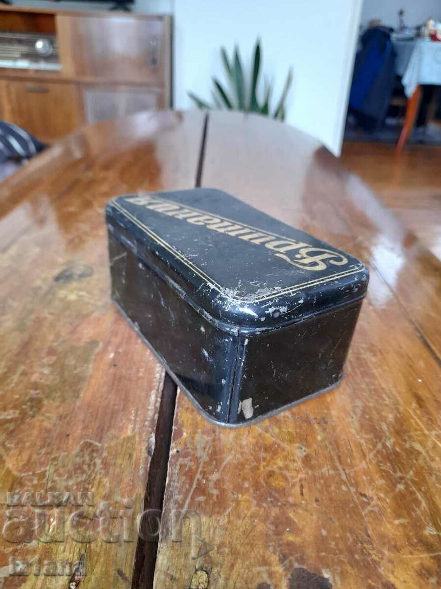 Auction Old box, toiletry bag Britain Auction Old box, toiletry bag Britain