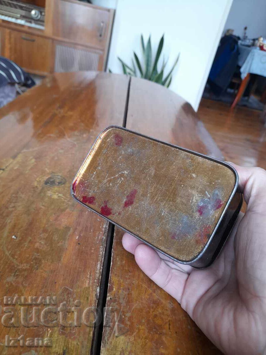 Old box, toiletry bag Britain - 5 Old box, toiletry bag Britain - 5