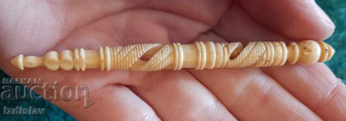Auction  Ivory Needle Case