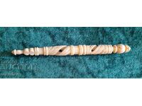 Калъф за игли  изработен от слонова кост.