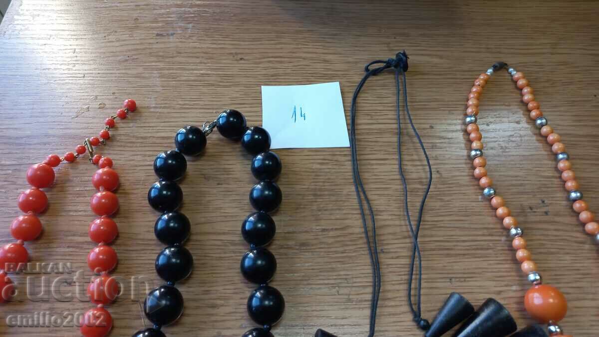 Auction  Jewelery and ornaments lot 14