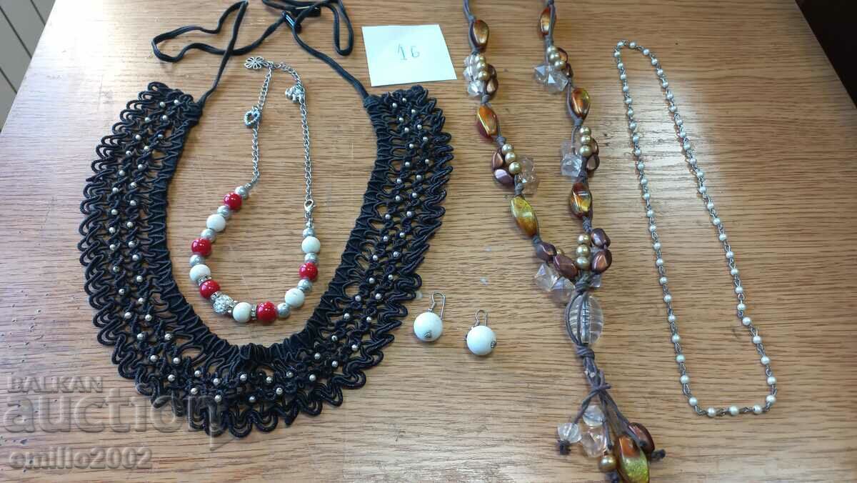 Jewelery and ornaments lot 16