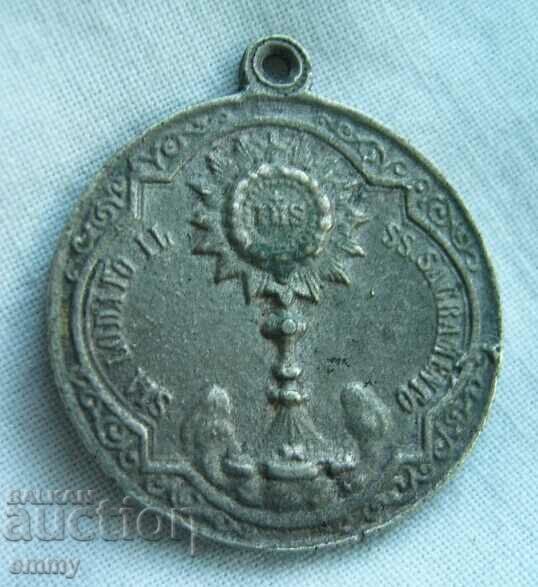 Old religious medallion pendant - Mother of God, Catholic with price 24.00 BGN | € 12.27 Old religious medallion pendant - Mother of God, Catholic with price 24.00 BGN | € 12.27