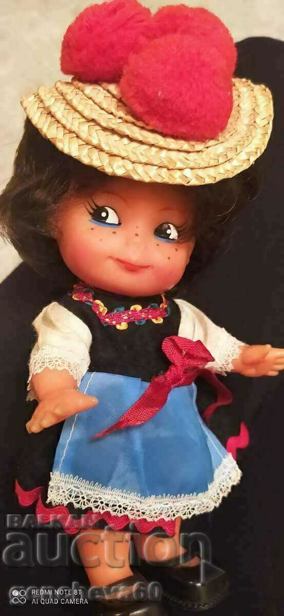 Licitație Păpușă de epocă în costum tradițional Pădurea Neagră