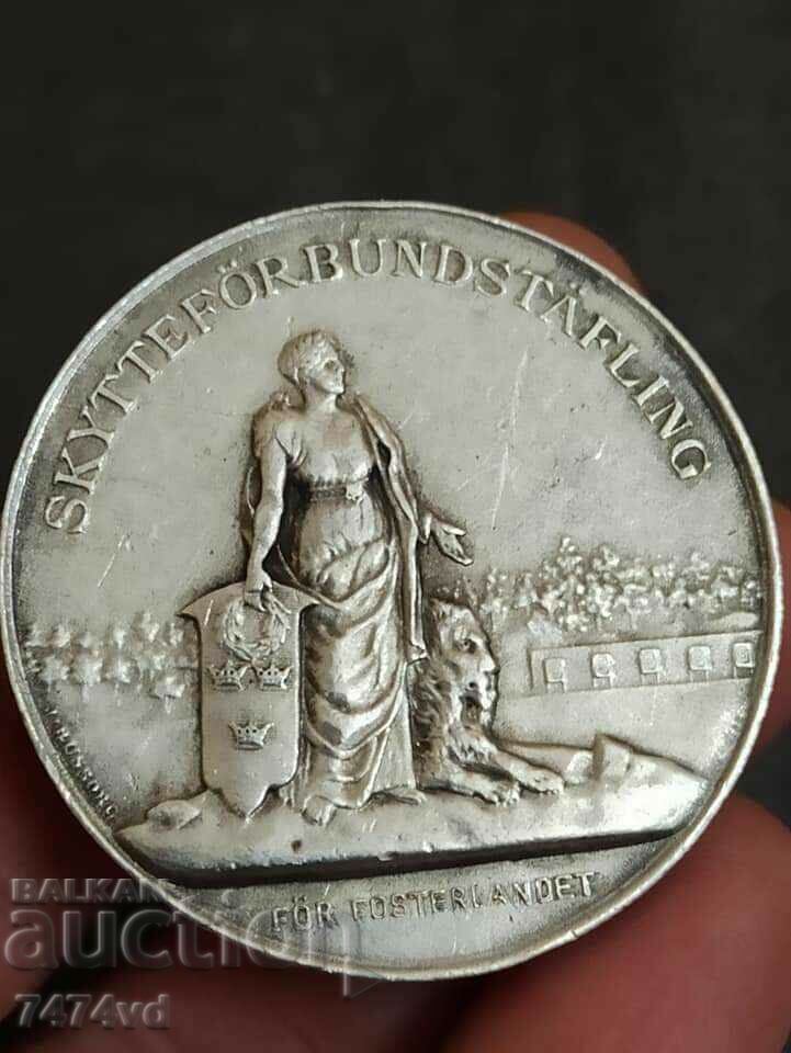 Badge for shooter Sweden Silver 830 -1945 year. Badge for shooter Sweden Silver 830 -1945 year.