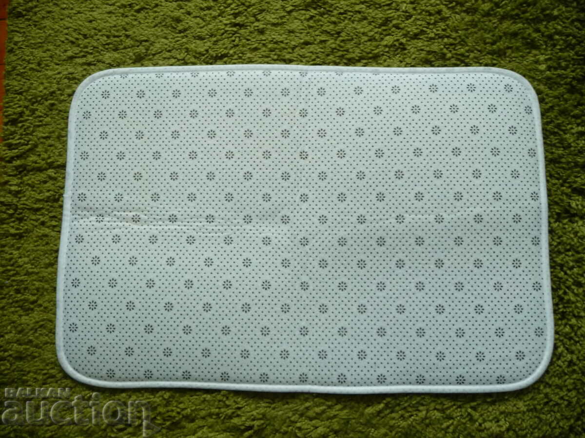 Auction  12. Carpet audio cassette audio tape cassette player cassette stereo