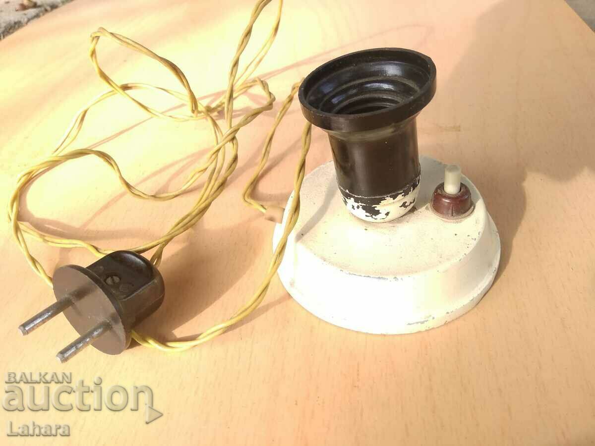 Δημοπρασία Vintage νυχτερινό φωτιστικό από τα πρώτα πρωτότυπα Δημοπρασία Vintage νυχτερινό φωτιστικό από τα πρώτα πρωτότυπα