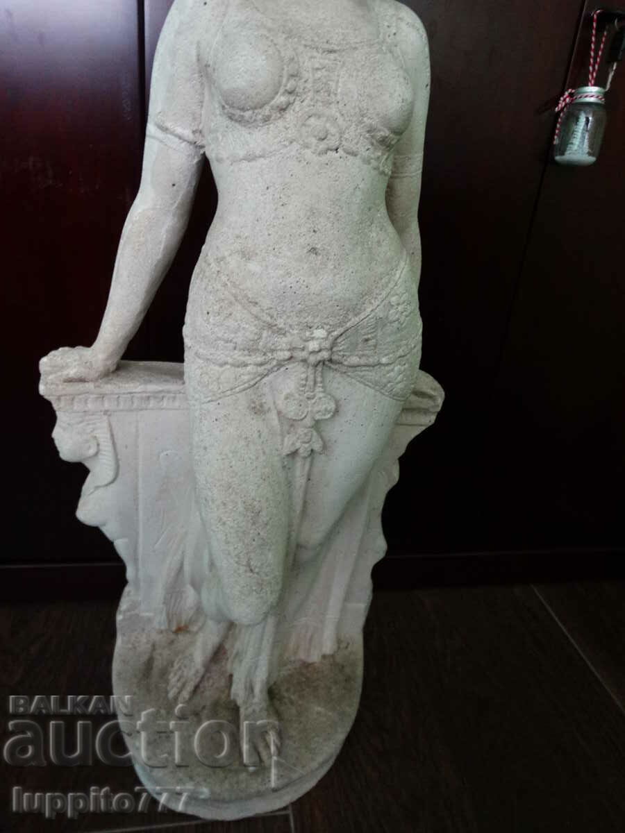Delivery of Sculpture stylized female figure handmade concrete Delivery of Sculpture stylized female figure handmade concrete