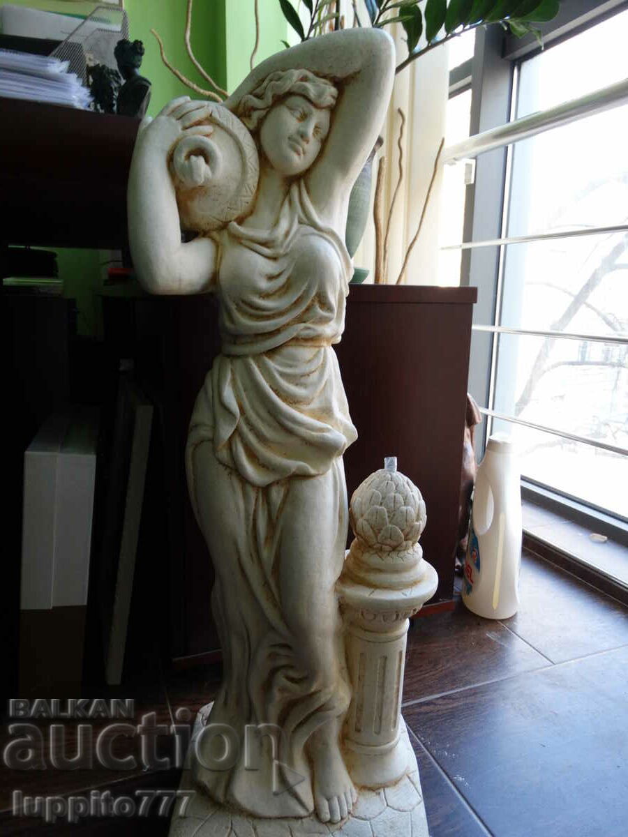 Γλυπτική στυλιζαρισμένη γυναικεία φιγούρα χειροποίητο σκυρόδεμα με τιμή 550.00 BGN | € 281.21 Γλυπτική στυλιζαρισμένη γυναικεία φιγούρα χειροποίητο σκυρόδεμα με τιμή 550.00 BGN | € 281.21