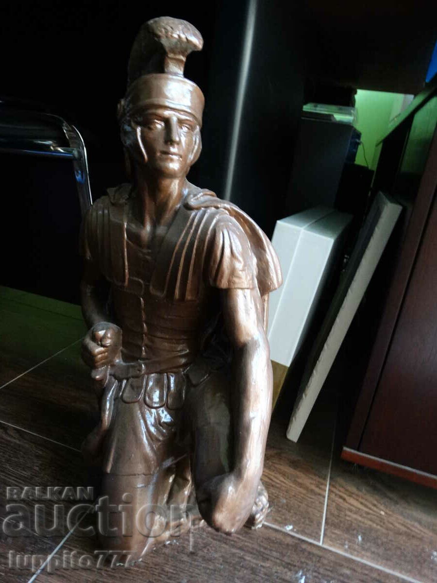 Γλυπτική φιγούρα χειροποίητη μπετόν Ρωμαίος λεγεωνάριος με τιμή 950.00 BGN | € 485.73 Γλυπτική φιγούρα χειροποίητη μπετόν Ρωμαίος λεγεωνάριος με τιμή 950.00 BGN | € 485.73