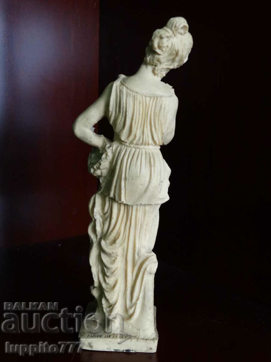 Sculpture statuette antique stylized figure of a woman with price 180.00 BGN | € 92.03 Sculpture statuette antique stylized figure of a woman with price 180.00 BGN | € 92.03