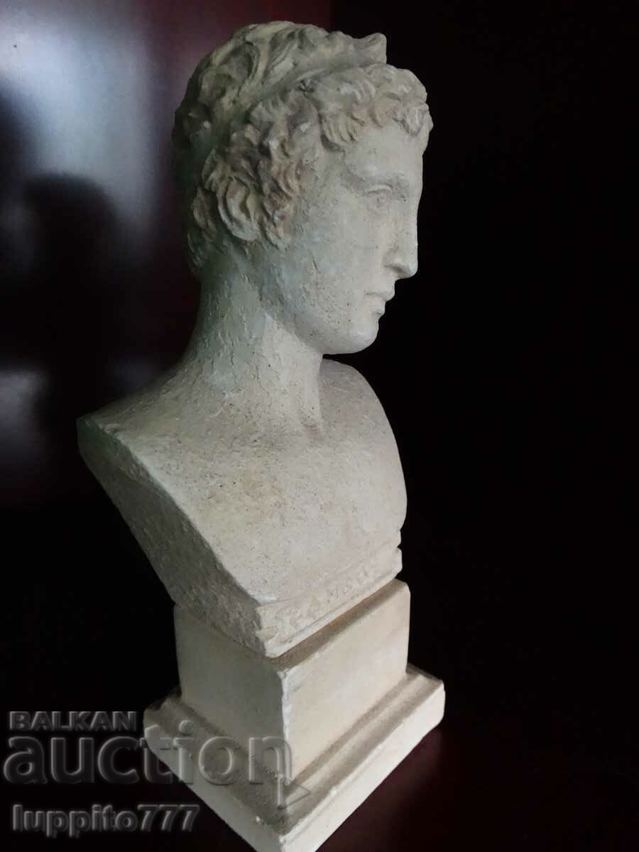 Sculpture statuette antique with price 190.00 BGN | € 97.15 Sculpture statuette antique with price 190.00 BGN | € 97.15