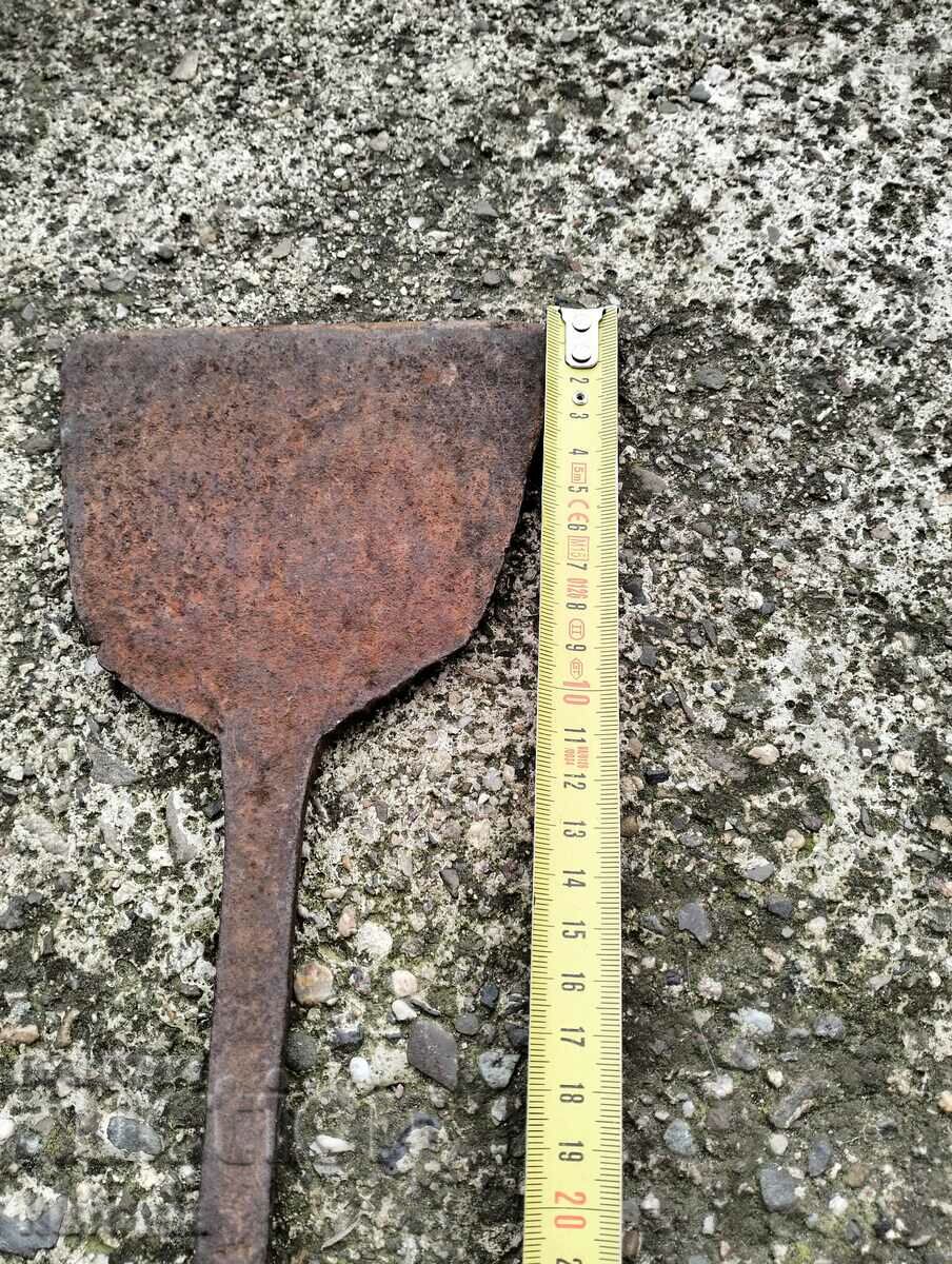 Δημοπρασία Παλιά ξύστρα από σφυρήλατο σίδερο