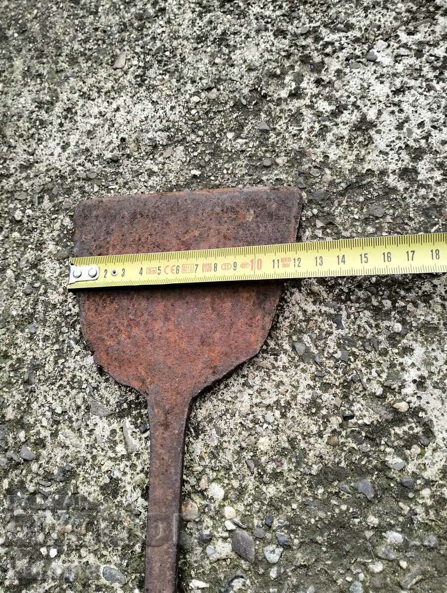 Παράδοση Παλιά ξύστρα από σφυρήλατο σίδερο