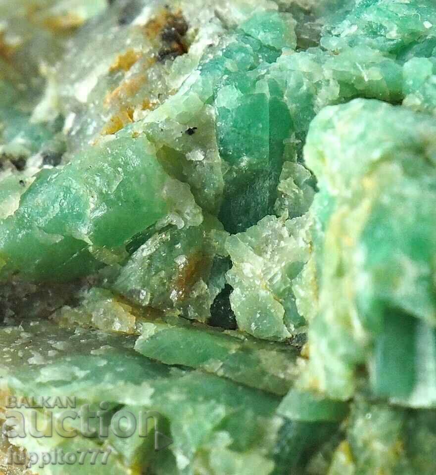 Delivery of 60 grams of emerald emerald beryl on a unique matrix Delivery of 60 grams of emerald emerald beryl on a unique matrix