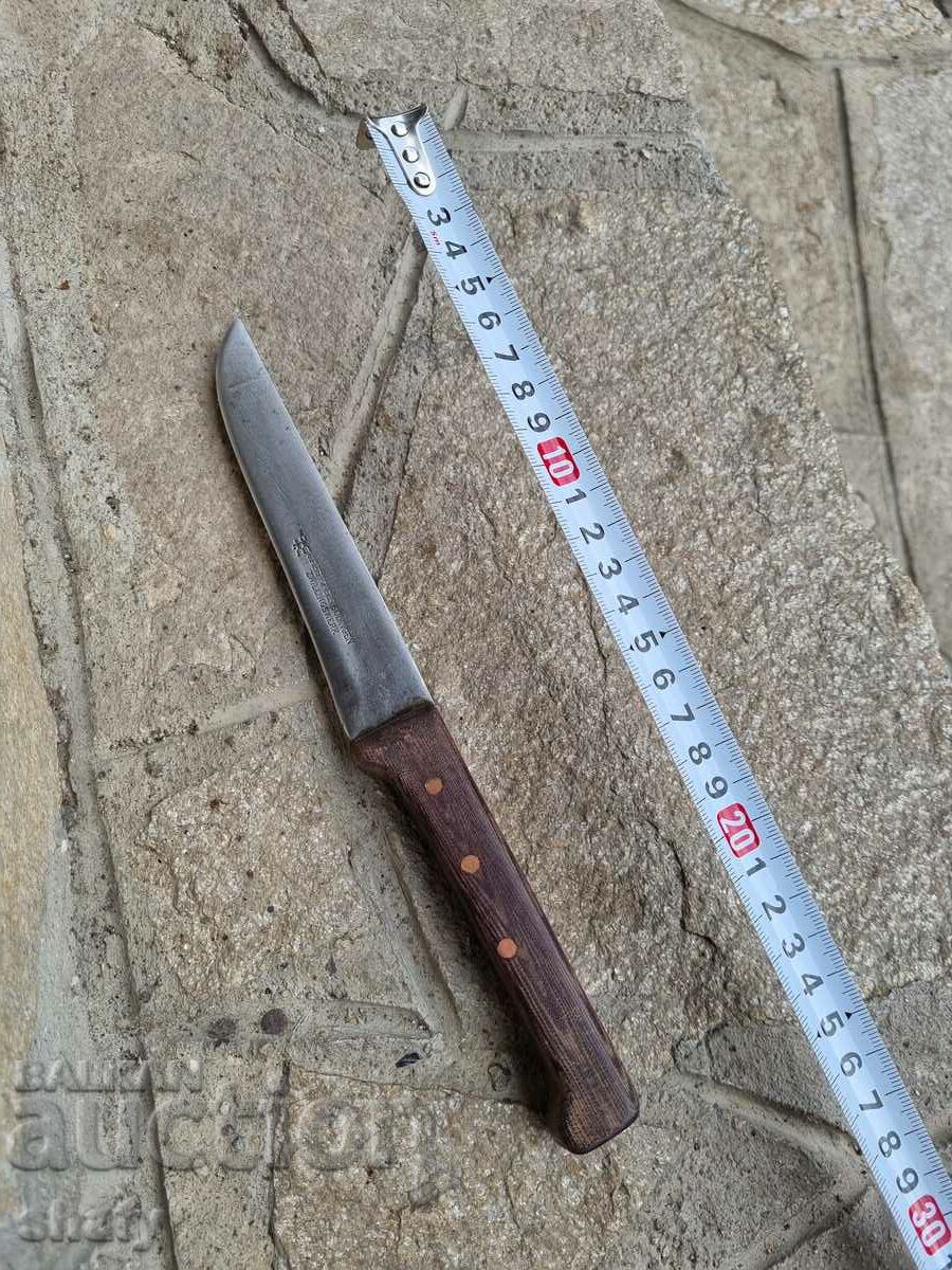 Un cuțit vechi