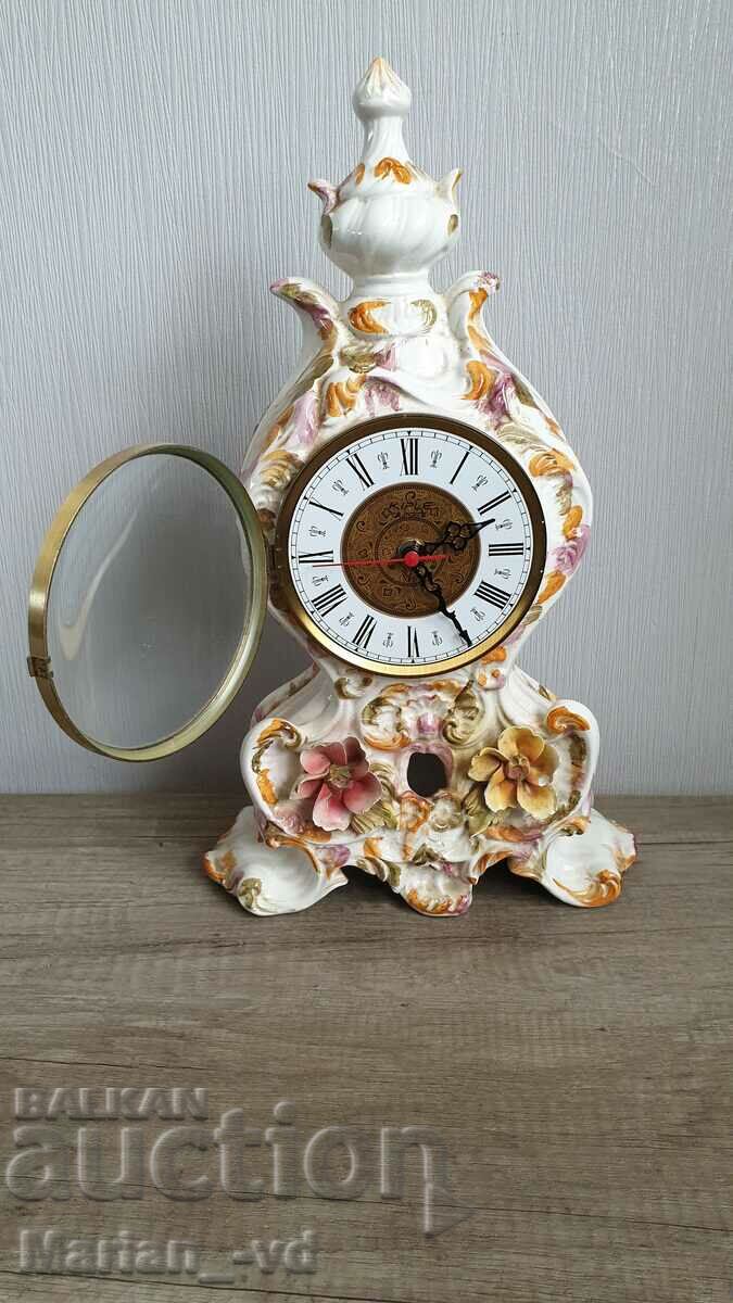 Large porcelain quartz clock