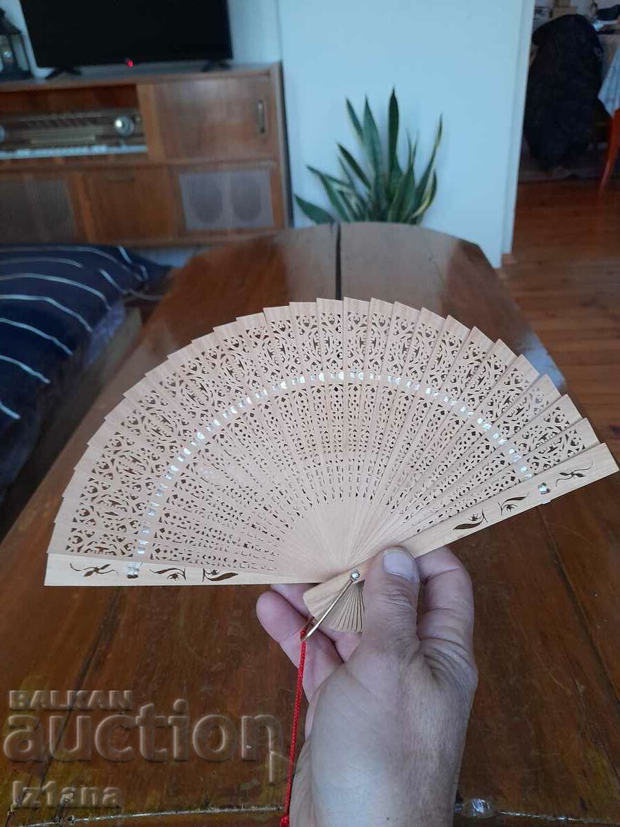 Auction  An old fan