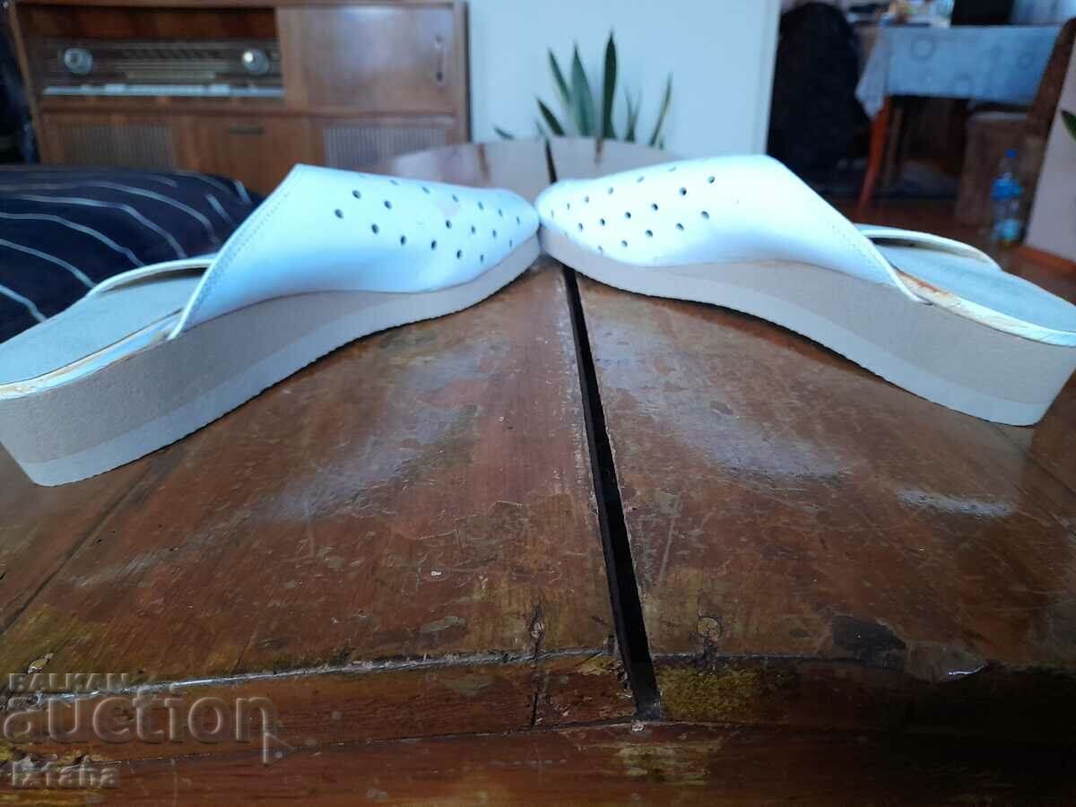 Papuci medicali vechi, saboți, pantofi - 5