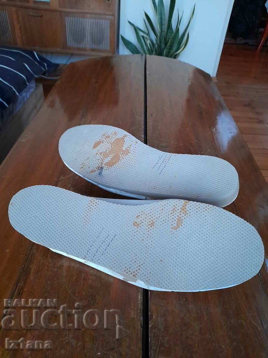 Papuci medicali vechi, saboți, pantofi - 6