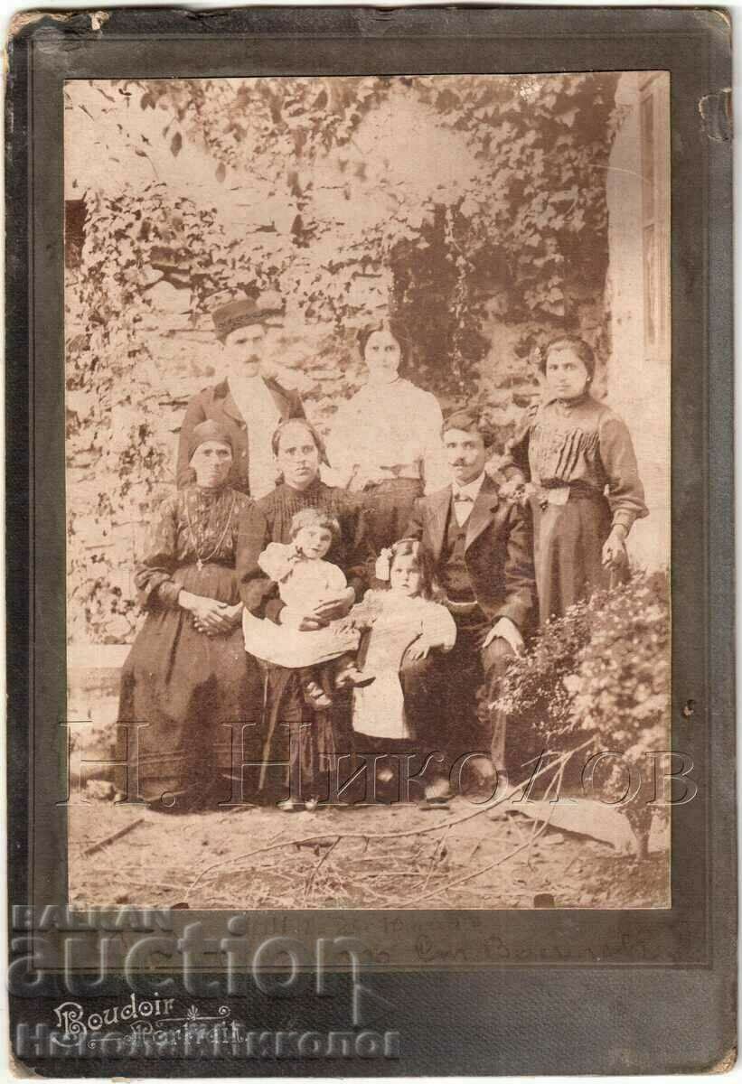 1911 OLD PHOTO CARDBOARD FARM FAMILY G546