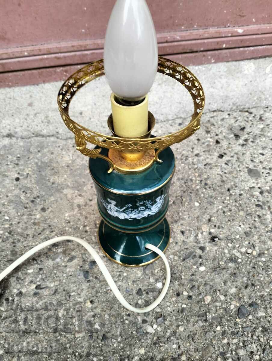 Licitație Lampă de masă vintage din porțelan Muarry Feiss Licitație Lampă de masă vintage din porțelan Muarry Feiss