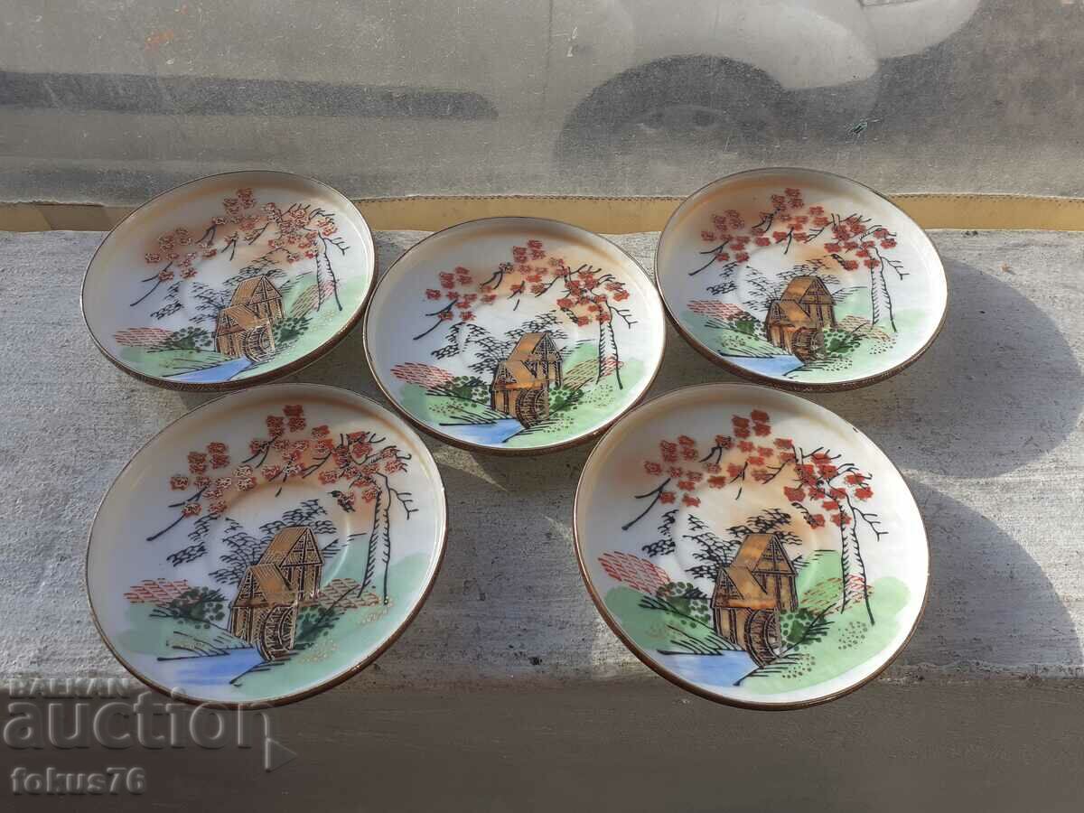 Farfurii din portelan Kutani Japan - 5 buc. cu preț 49.00 BGN | € 25.05 Farfurii din portelan Kutani Japan - 5 buc. cu preț 49.00 BGN | € 25.05