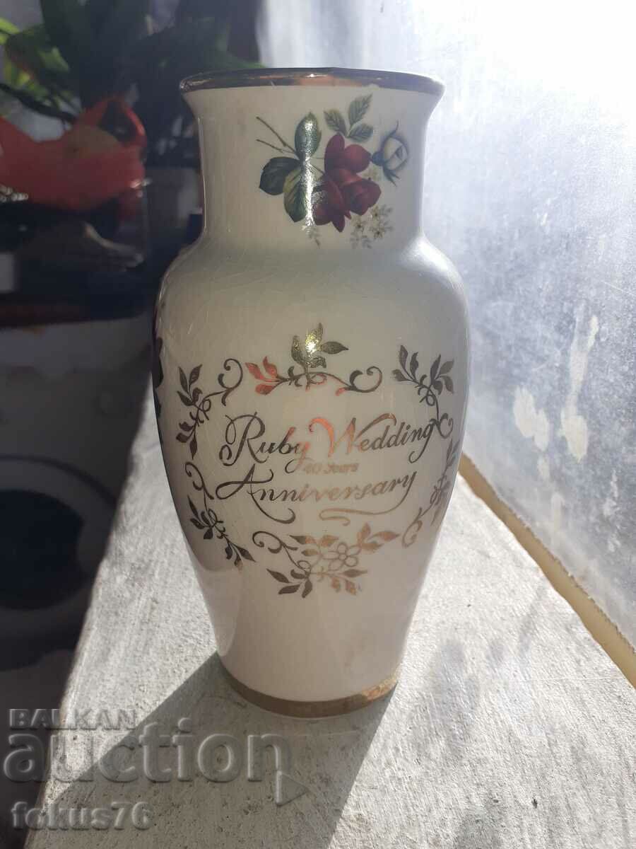 English porcelain vase gilt rose marking with price 59.00 BGN | € 30.17 English porcelain vase gilt rose marking with price 59.00 BGN | € 30.17