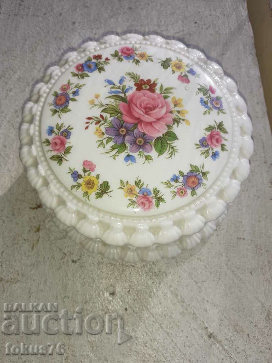 English porcelain jeweler flowers marking with price 59.00 BGN | € 30.17 English porcelain jeweler flowers marking with price 59.00 BGN | € 30.17