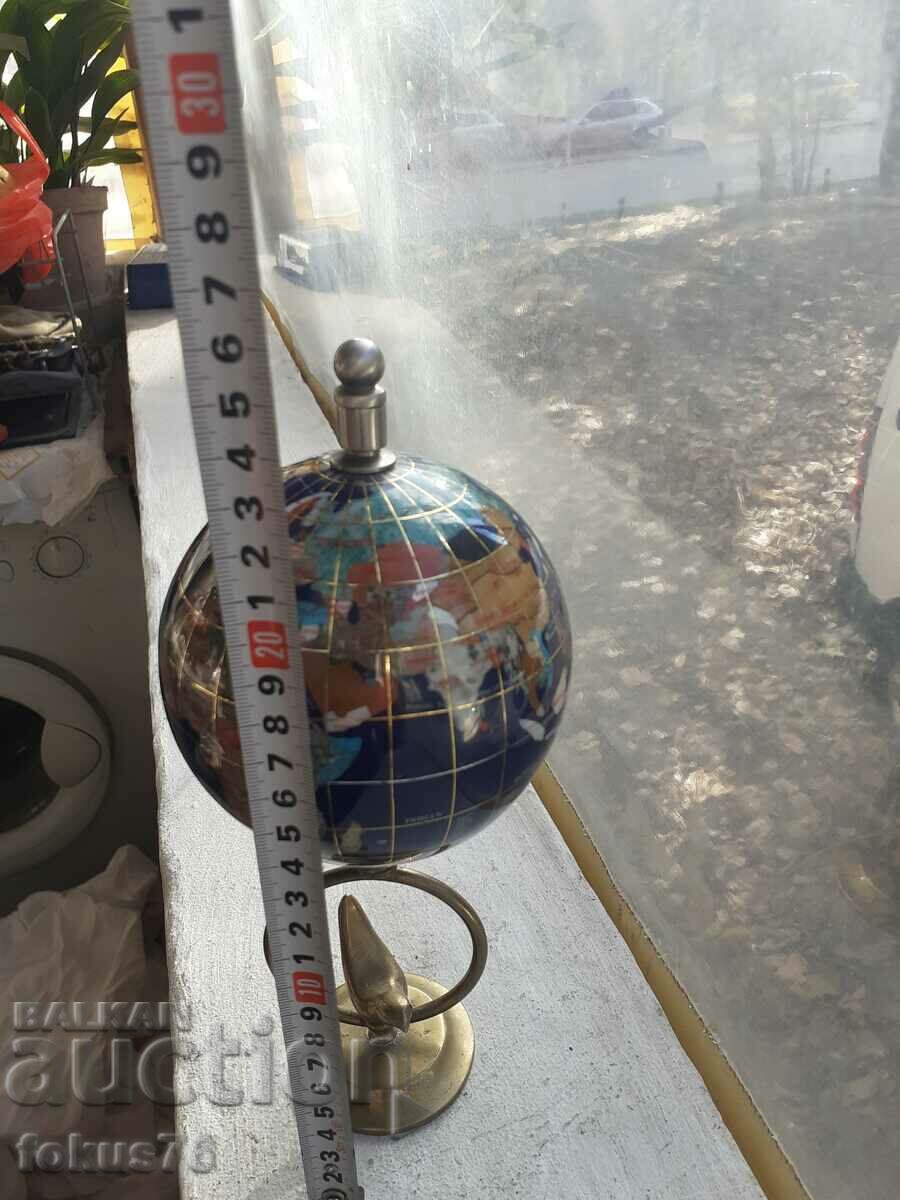 Auction Globe inlaid with semi-precious stones lapis mother-of-pearl etc. Auction Globe inlaid with semi-precious stones lapis mother-of-pearl etc.
