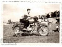 1940 FOTO MICI VECHIA Adunare de motociclete G558