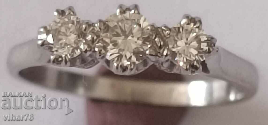 Платинен пръстен с диаманти само с лично предаване с цена € 1899.99 | 3716.06 лв.