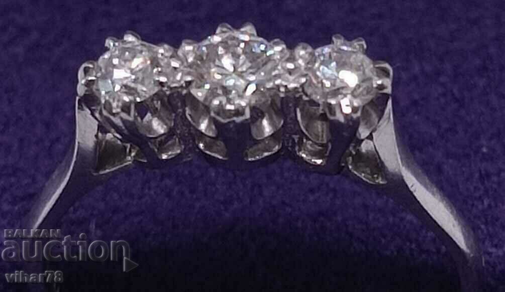 Платинен пръстен с диаманти само с лично предаване