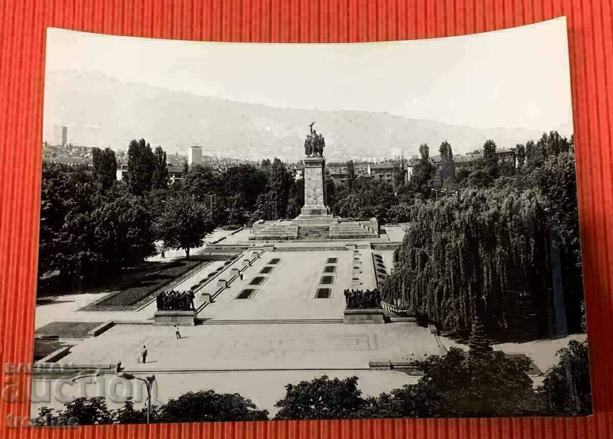 Foto veche Monumentul Armatei Sovietice
