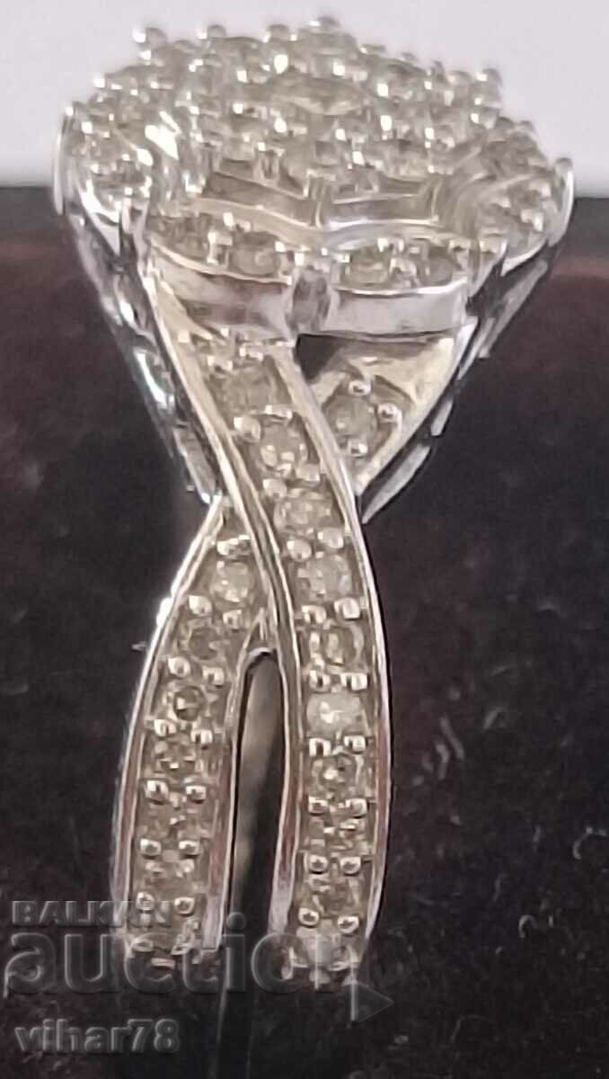 Auction 9K WHITE GOLD DIAMOND RING Auction 9K WHITE GOLD DIAMOND RING
