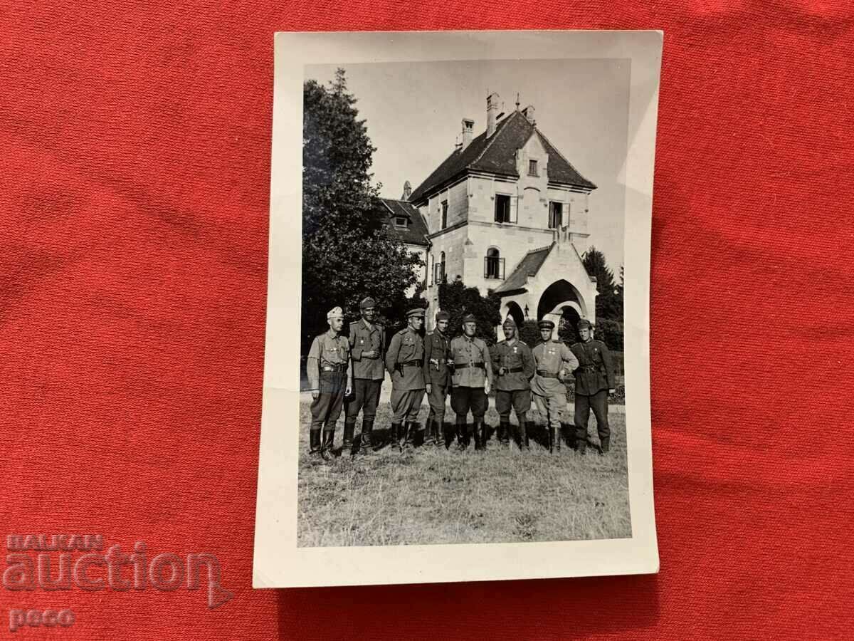 Bulgarian and Russian military Hungary 1945 Castle with price 30.00 BGN | € 15.34