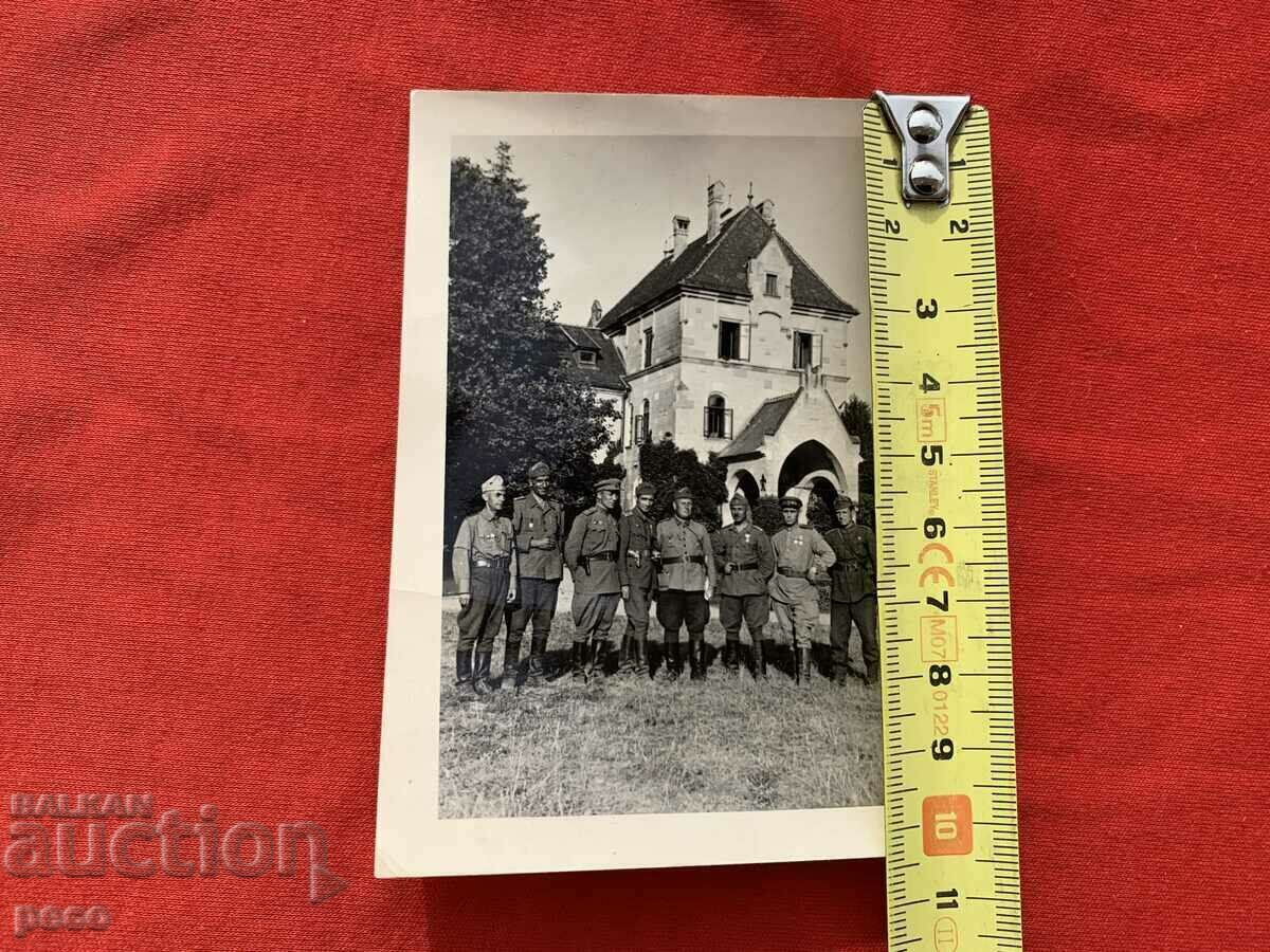 Auction  Bulgarian and Russian military Hungary 1945 Castle