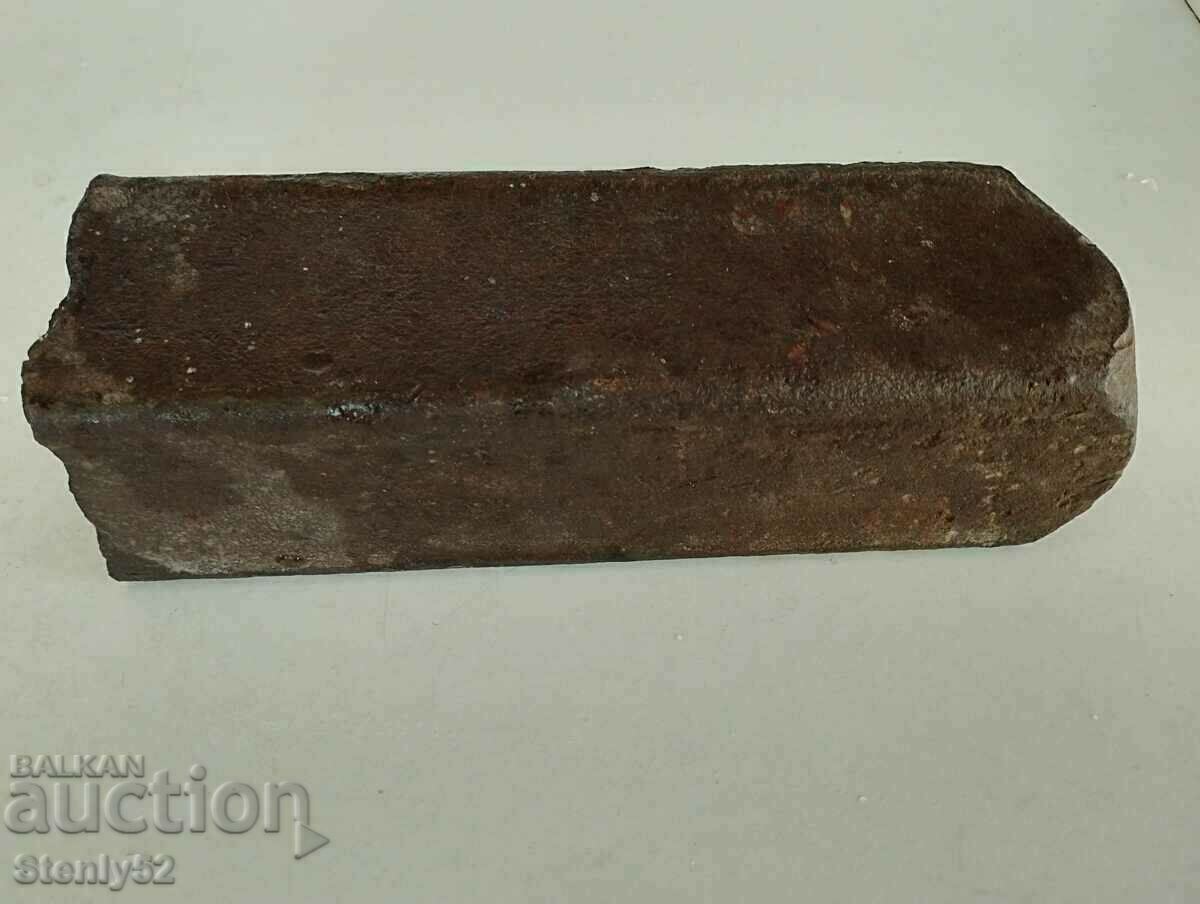 Anvil-primitive 13 kg. solid iron 27/8/8 cm