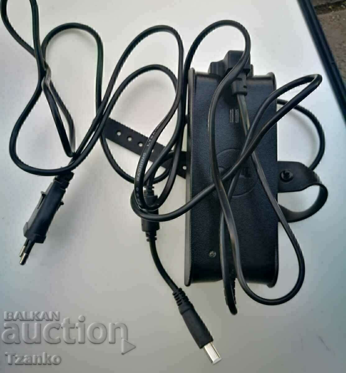 Delivery of Original Dell laptop charger - 19.5V / 4.62A / 90W. Delivery of Original Dell laptop charger - 19.5V / 4.62A / 90W.