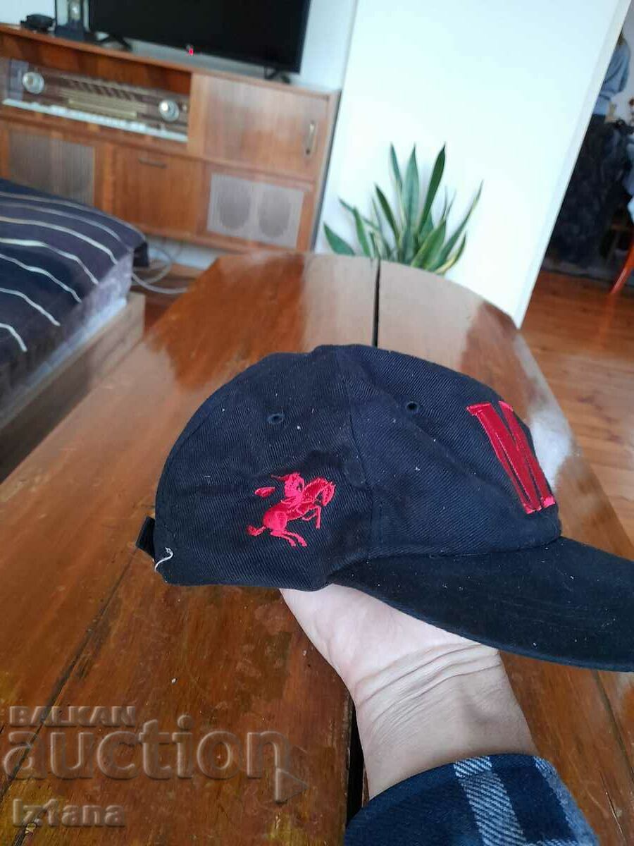 An old Marlboro hat with price 30.00 BGN | € 15.34 An old Marlboro hat with price 30.00 BGN | € 15.34