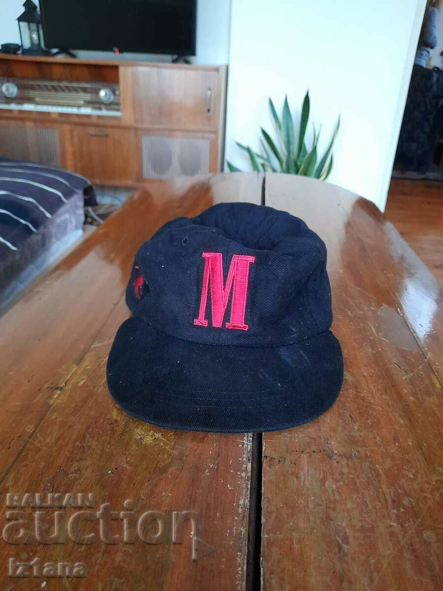Стара шапка Marlboro