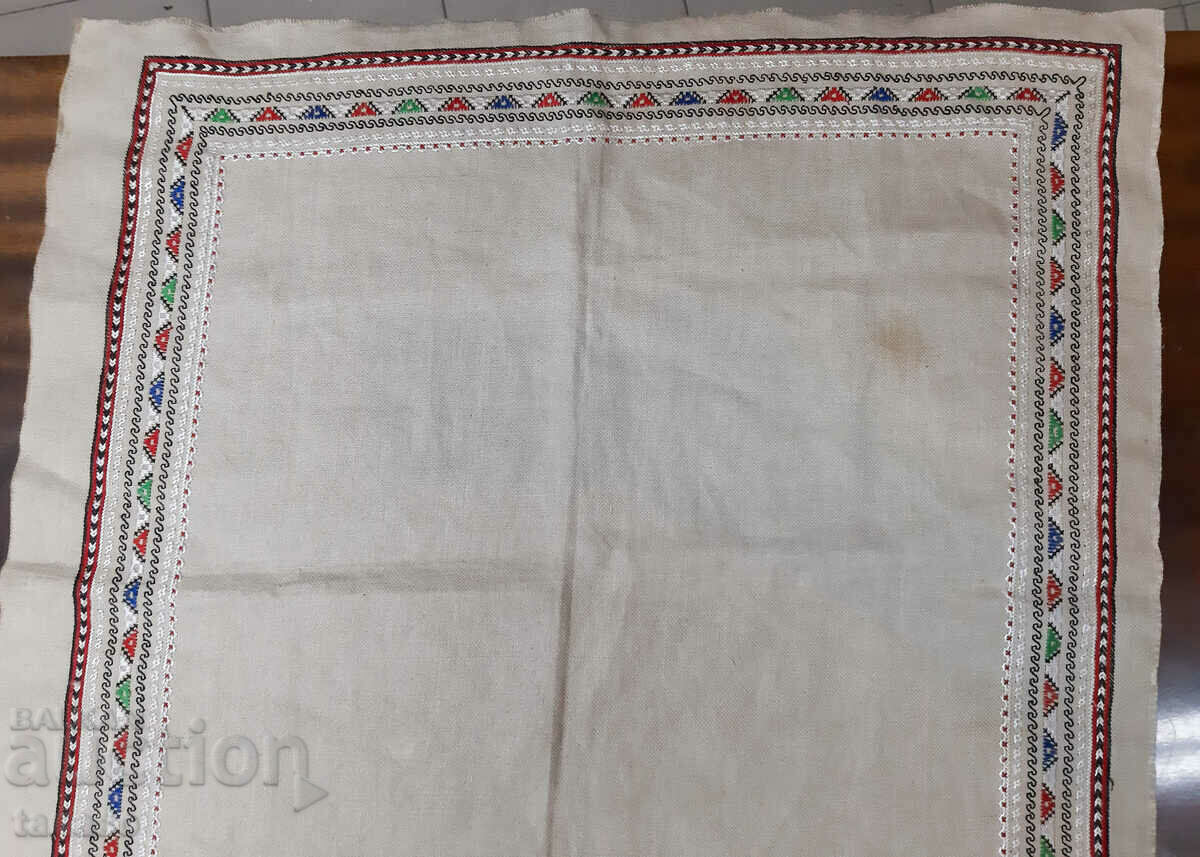 Old linen tablecloth, checked(16.4) with price 40.00 BGN | € 20.45 Old linen tablecloth, checked(16.4) with price 40.00 BGN | € 20.45