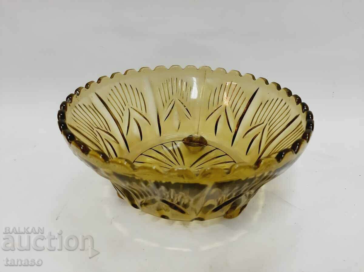 Delivery of Old glass fruit bowl, colored glass(7.2) Delivery of Old glass fruit bowl, colored glass(7.2)