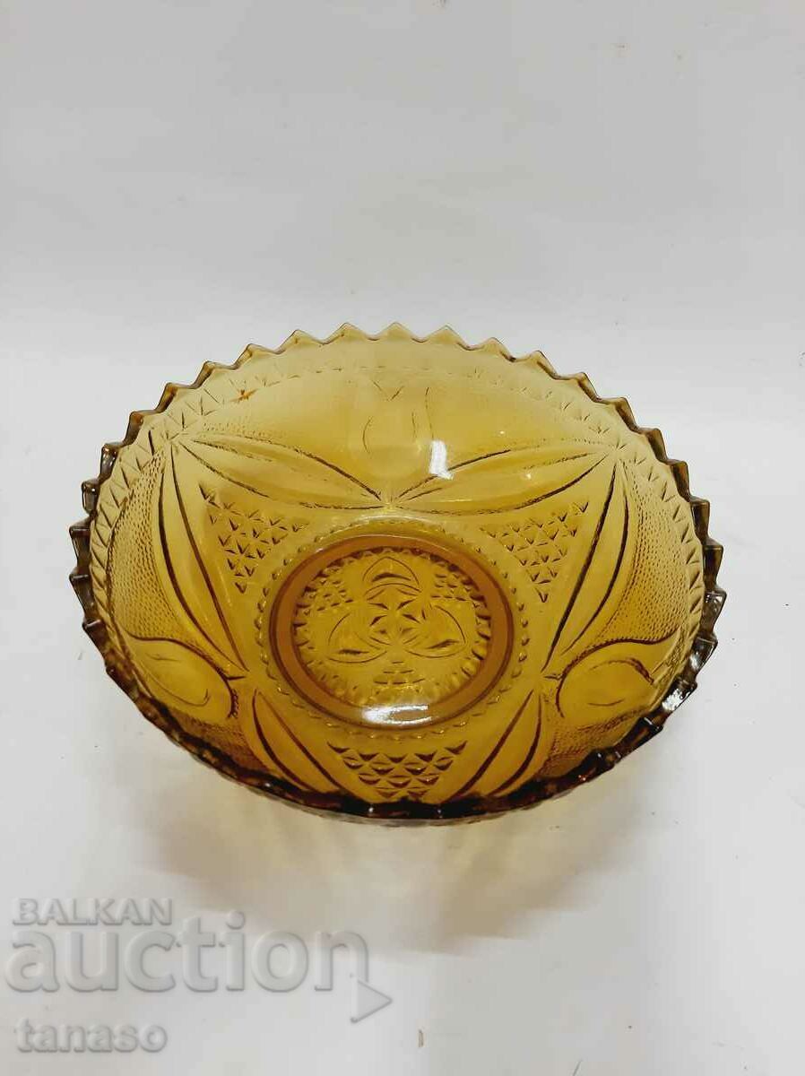 Delivery of Old glass fruit bowl, colored glass(7.2) Delivery of Old glass fruit bowl, colored glass(7.2)