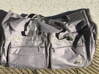 ПЪТНА ЧАНТА, сива, употребявана