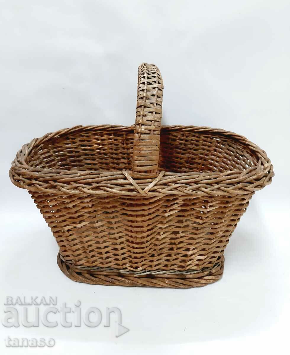 Old Large Preserved Picnic Basket(6.1)